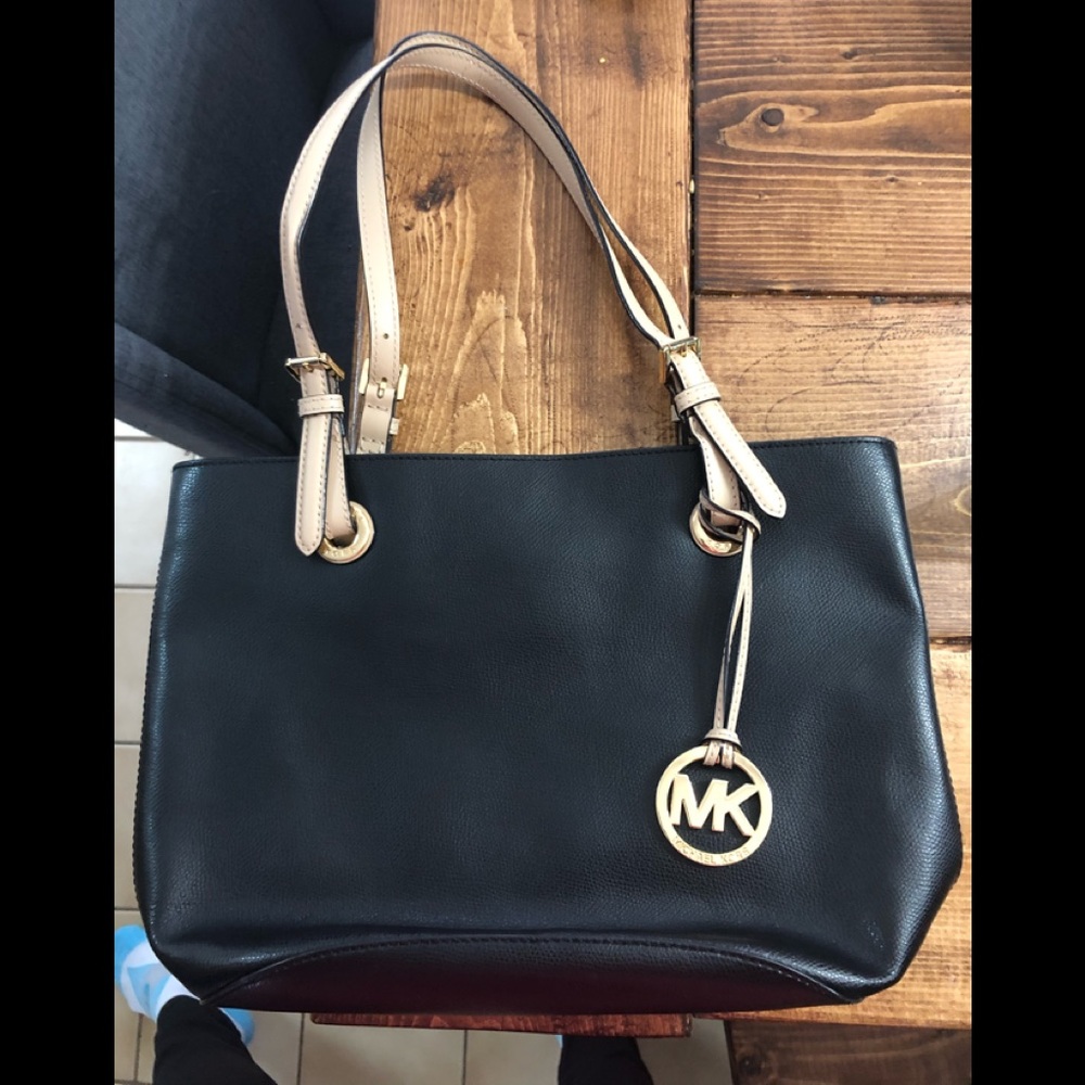 Michael Kohrs shoulder tote